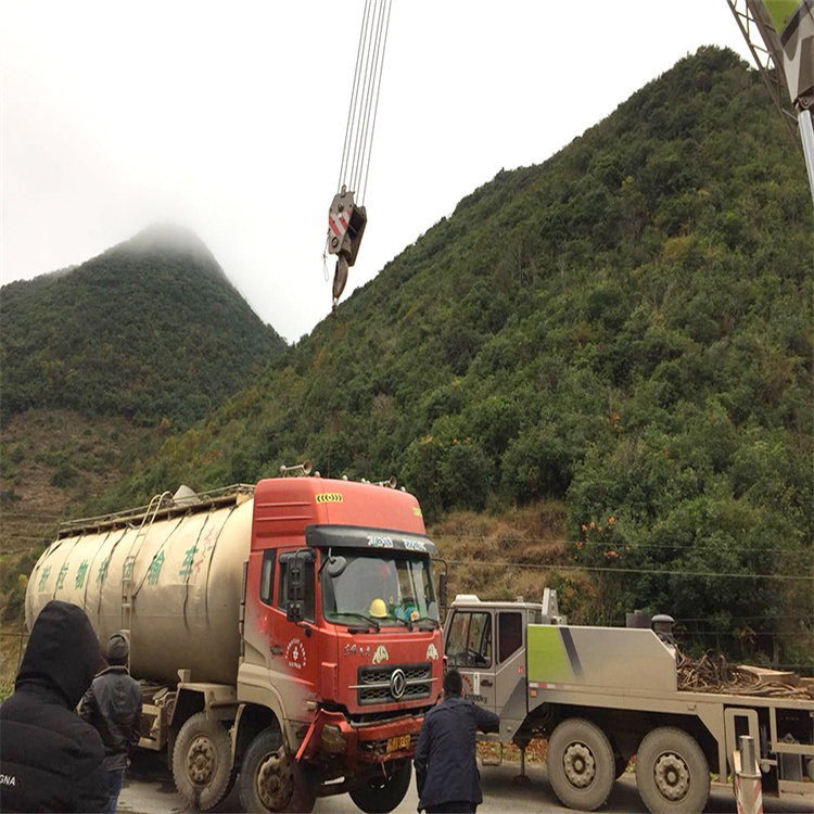 蚌山道路救援大型车辆吊装